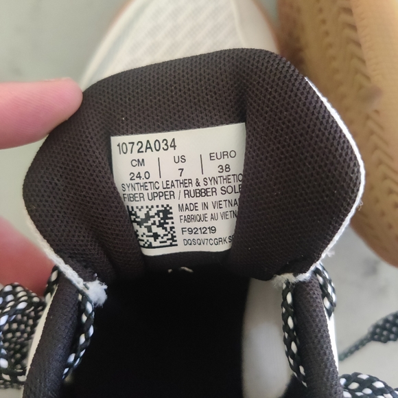 Asics Running Shoes - Picture 3 of 4